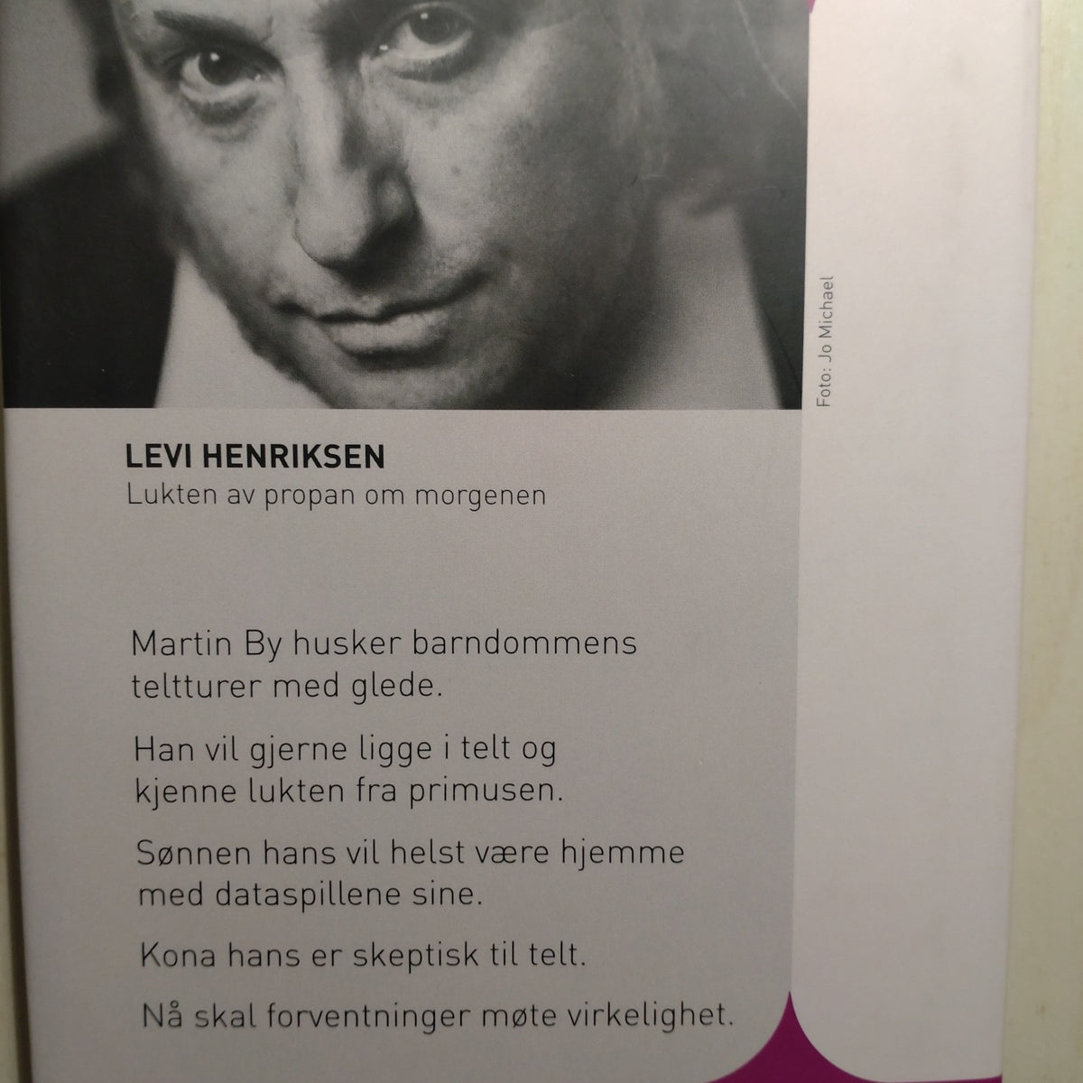 Henriksen, Levi: Lukten av propan om morgenen