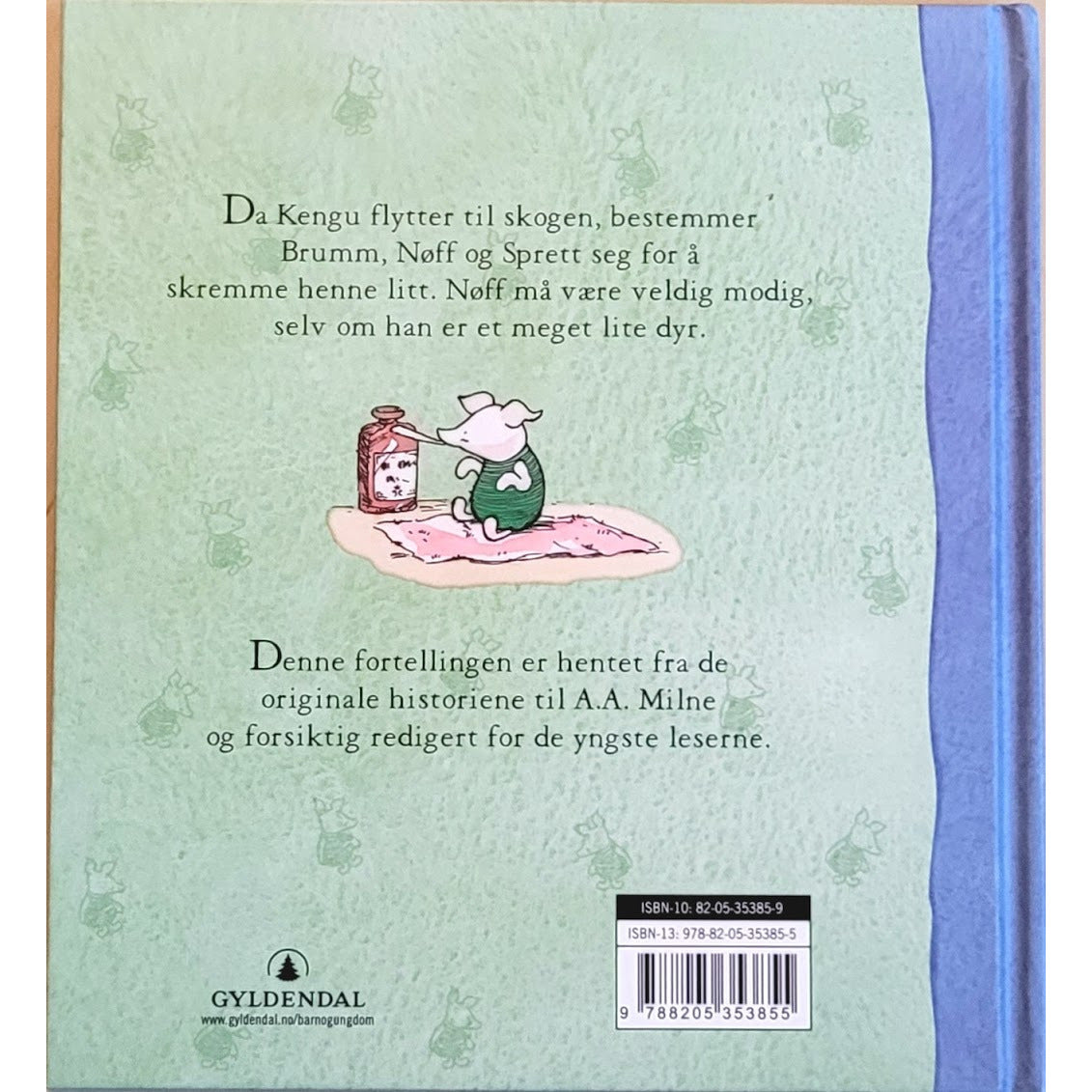 Nasse Nøff får et bad, etter A.A. Milne
