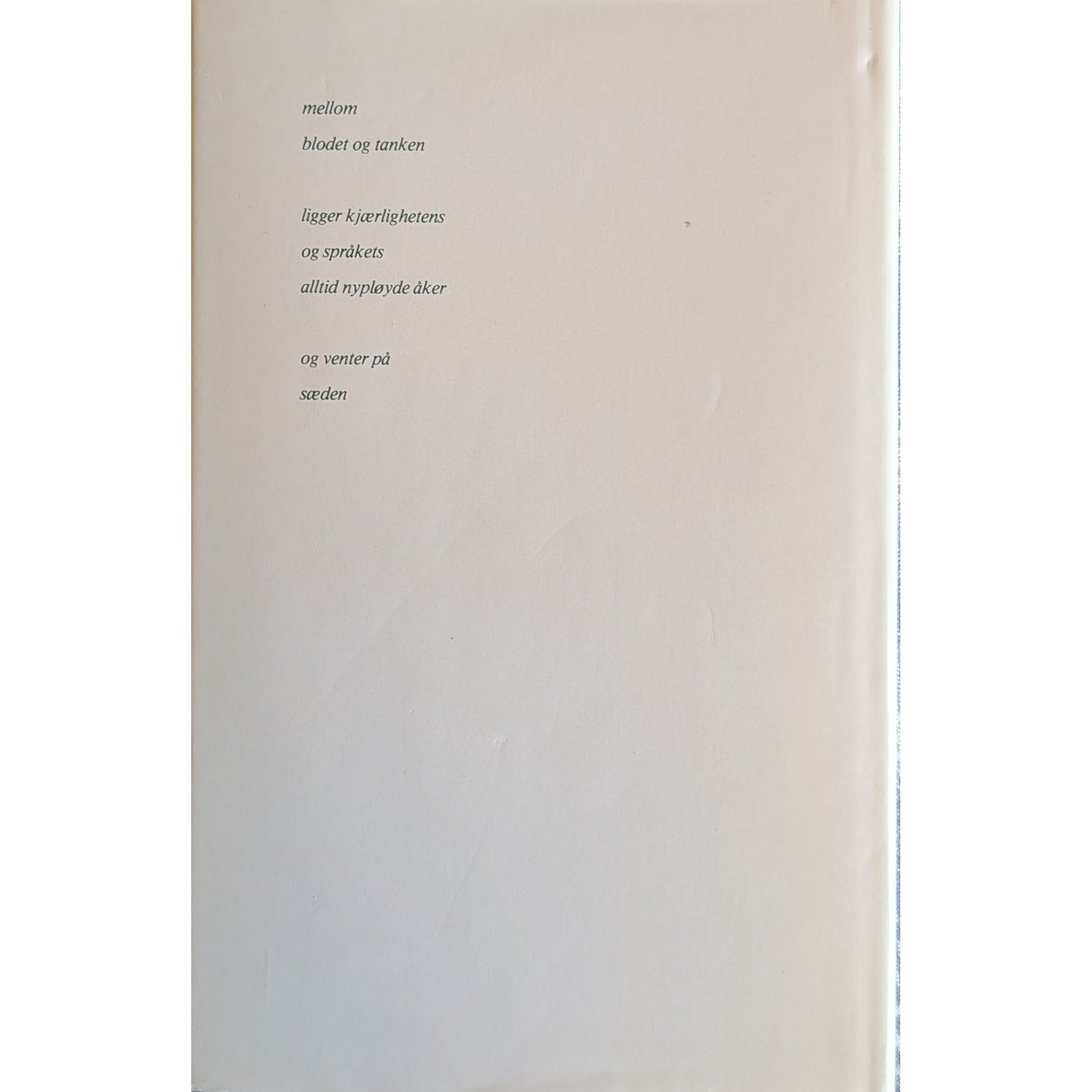Mellom. Dikt.  Brukte bøker av Ole Pramli. Inventaret bokhandel