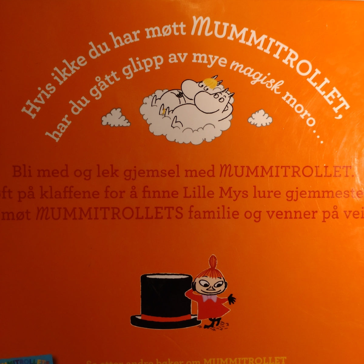 Mummitrollet leker gjemsel