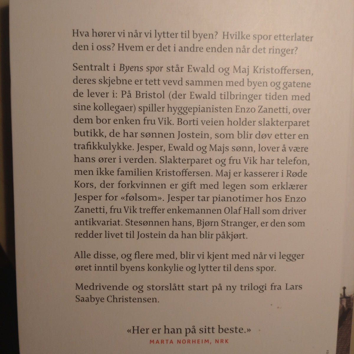 Christensen, Lars Saabye: Byens spor (1) - Ewald og Maj