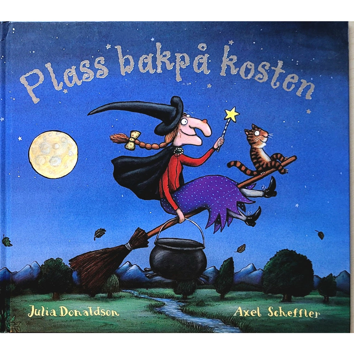 Plass bakpå kosten - brukte bøker av Julia Donaldson og Axel Scheffler